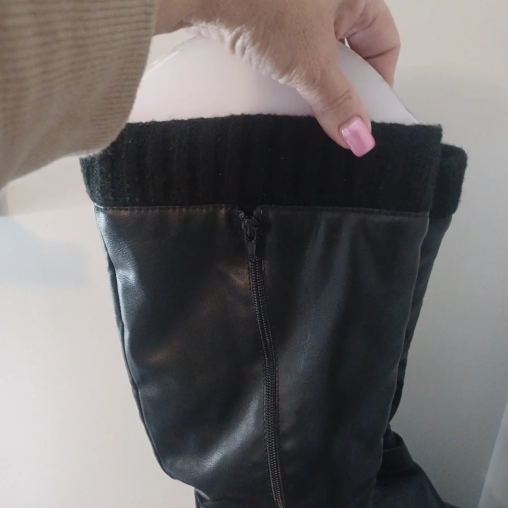 Me Too Passion Buckle Side Sweater Top Tall Zip Boots Sz 9.5